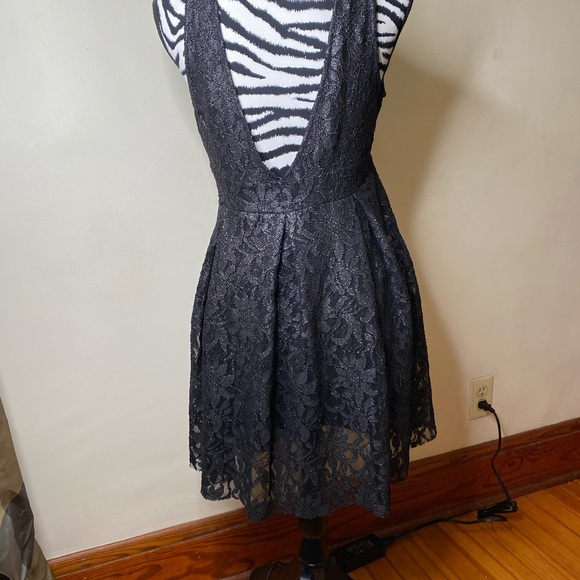 Free People black lace dress V back size 12 - Picture 4 of 6